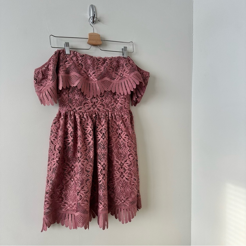 Lovers & Friends “Mauve Lace Off Shoulder Spring/Summer Wedding Guest Mini Dress - Picture 5 of 9